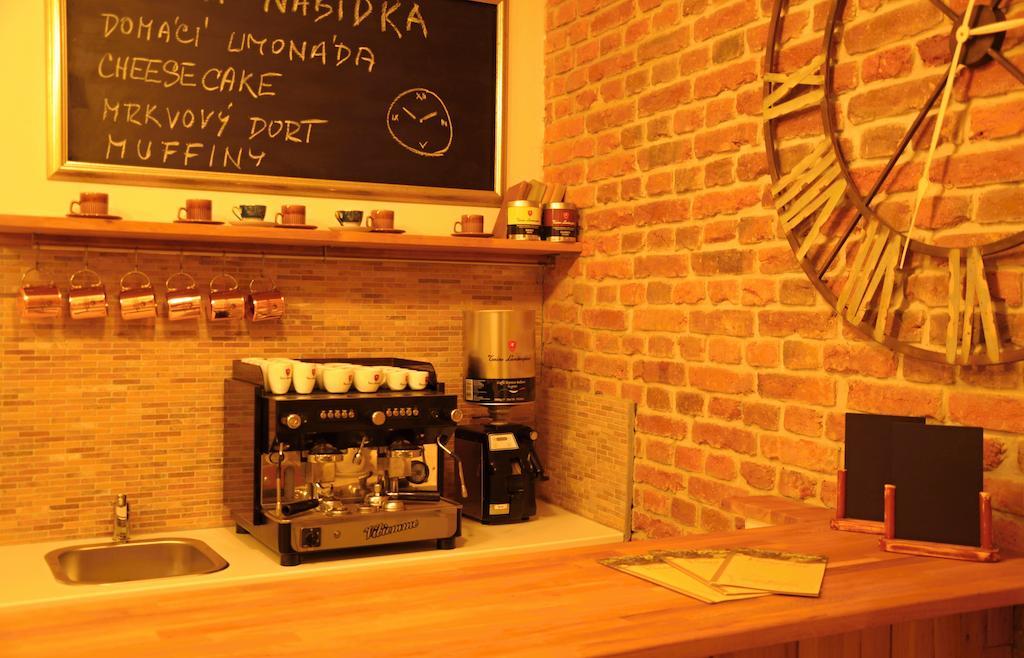 Time Cafe & Penzion Pribram Exterior foto